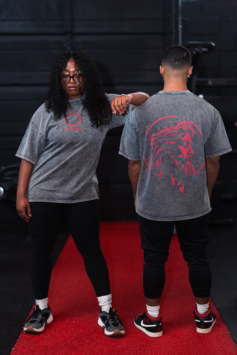Two athletes in Eternal Pump tees in a dark gym